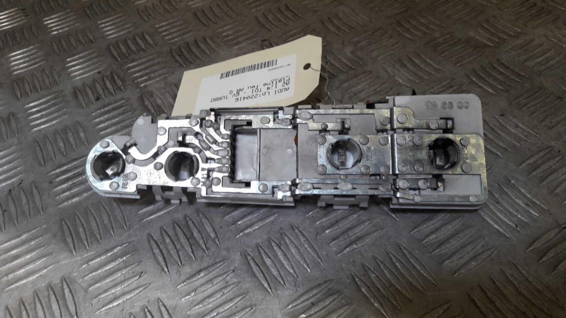 Platine feu arriere gauche AUDI A2 Diesel - 1