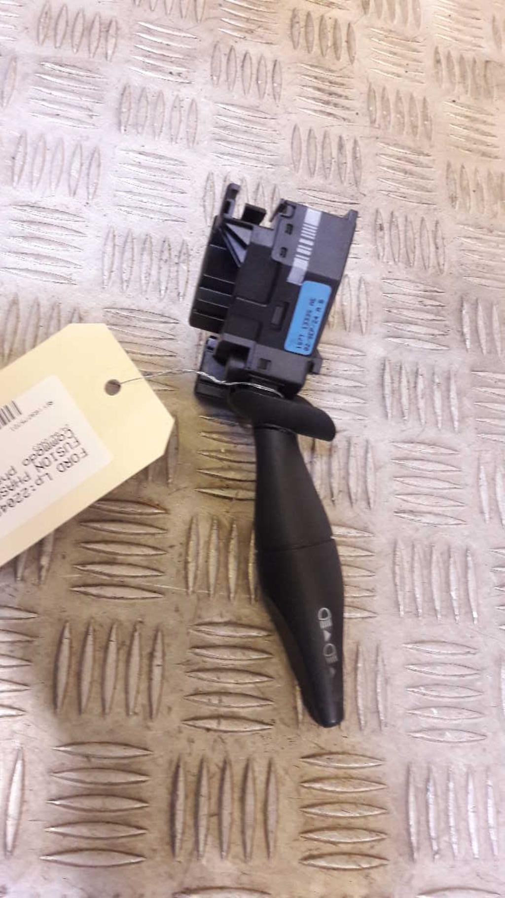Commodo phare FORD FUSION PHASE 1 Essence - 1