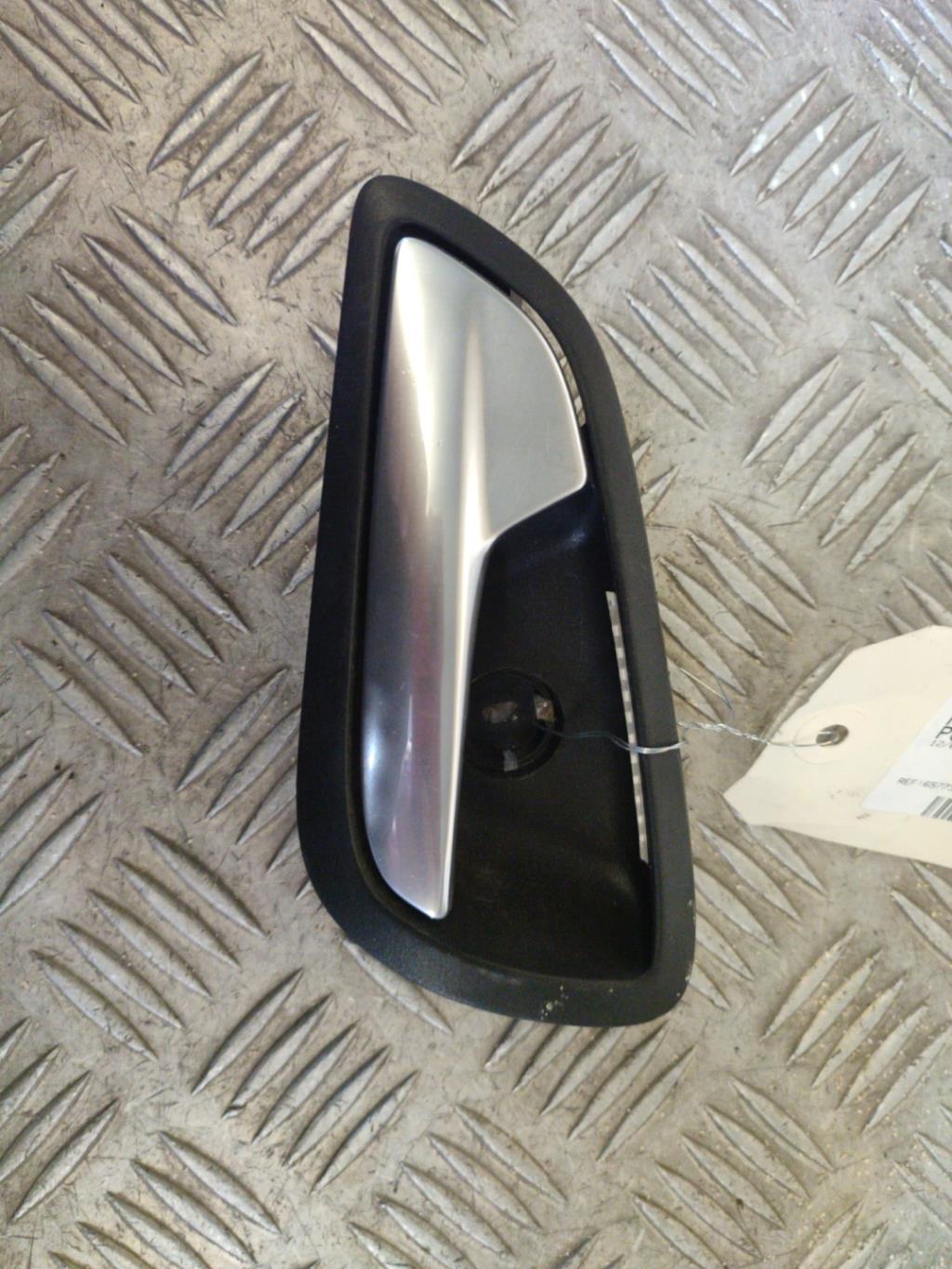 Poignee interieur avant gauche FORD FOCUS 3 PHASE 1 Diesel - 1