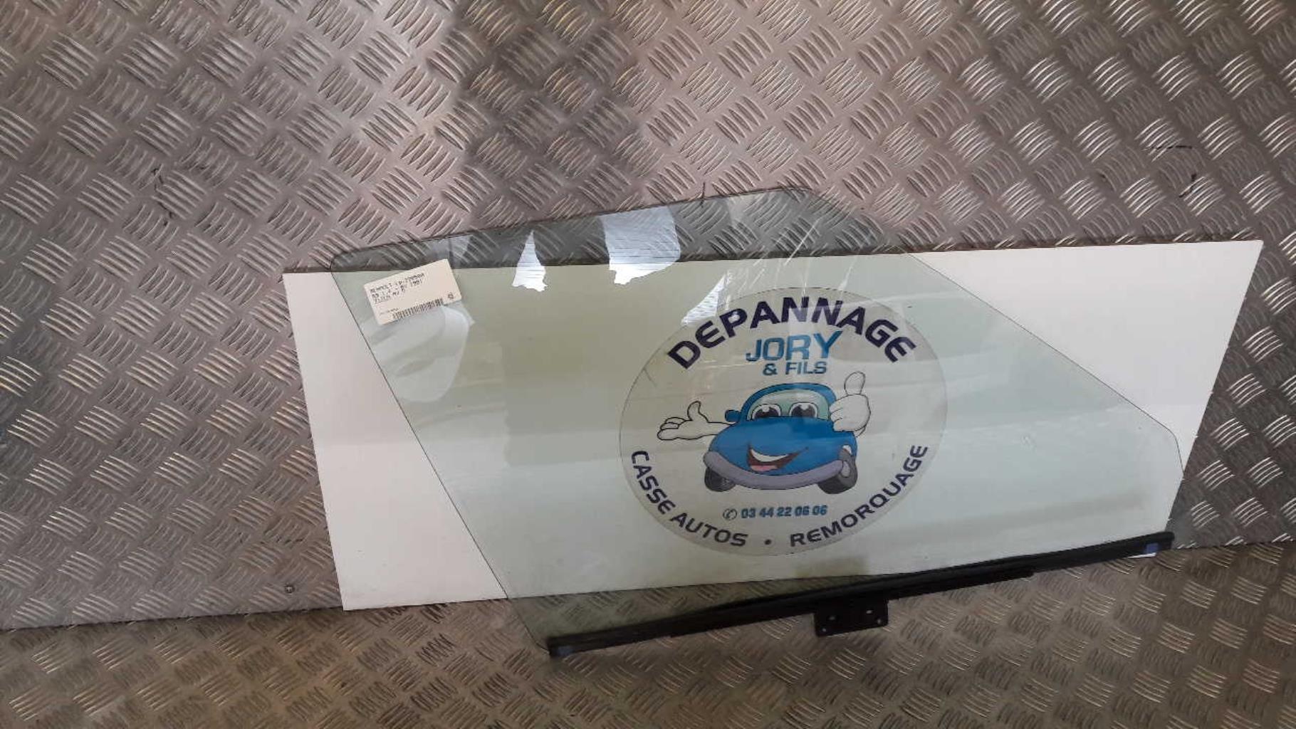 Vitre avant droit RENAULT R9 Essence - 1