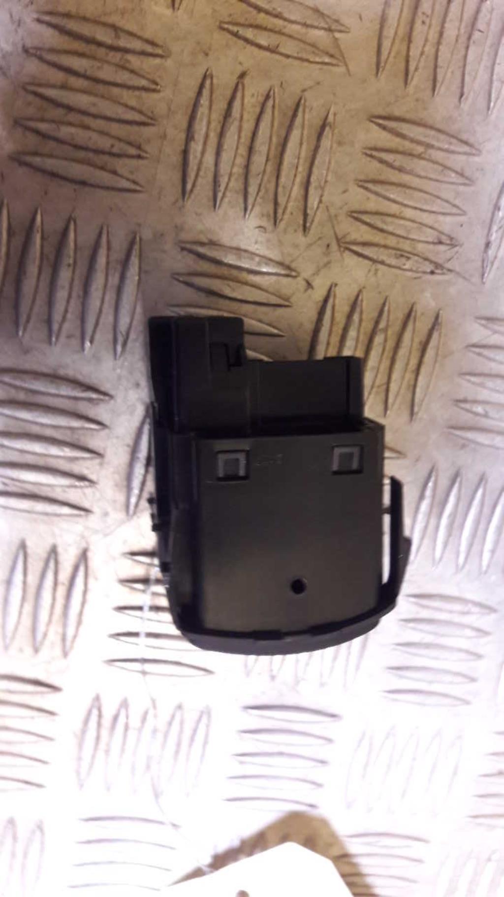 Commande de reglage hauteur de phare RENAULT CLIO 4 PHASE 1 Essence - 1