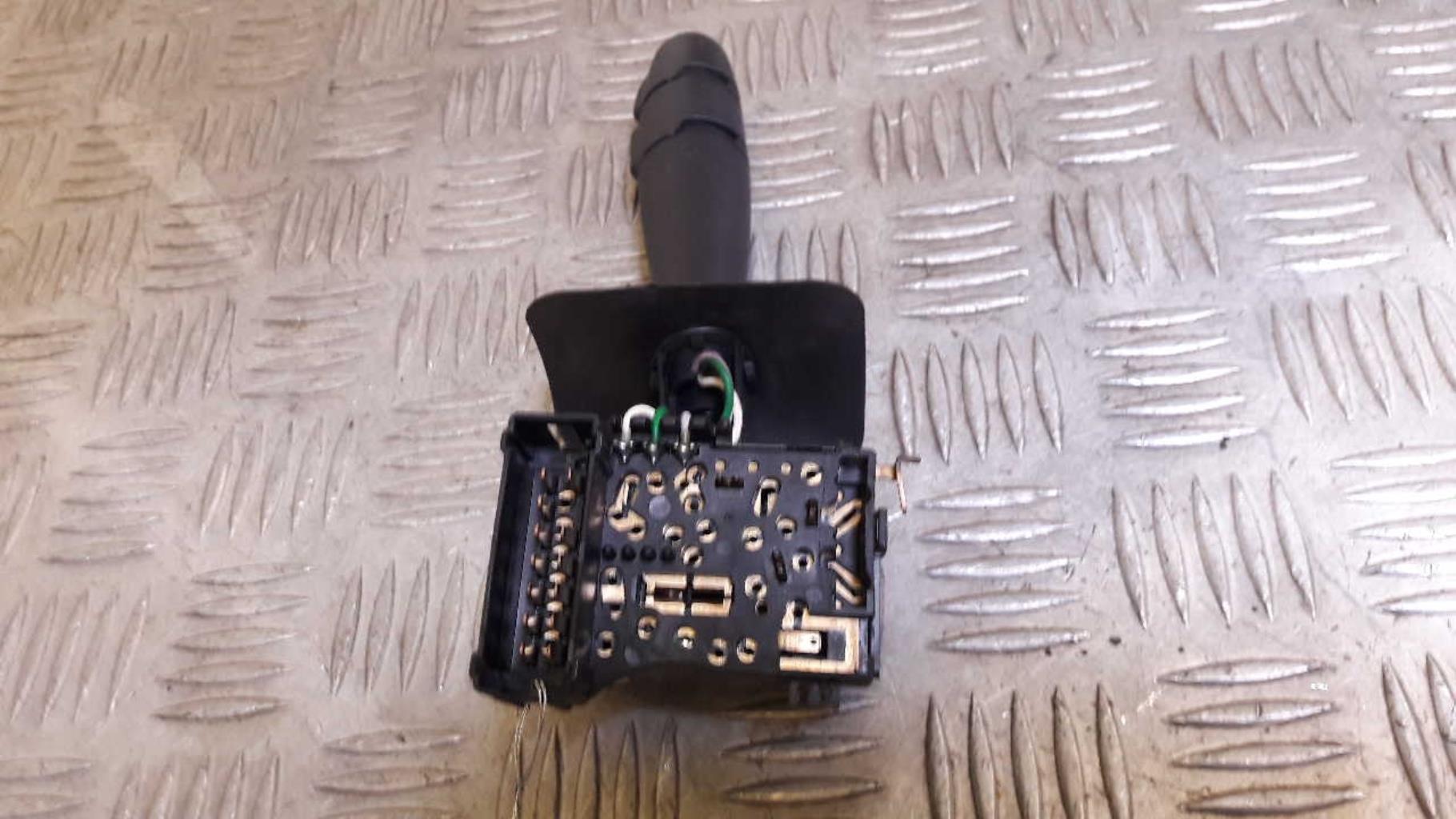 Commodo phare RENAULT CLIO 2 PHASE 2 Essence - 1