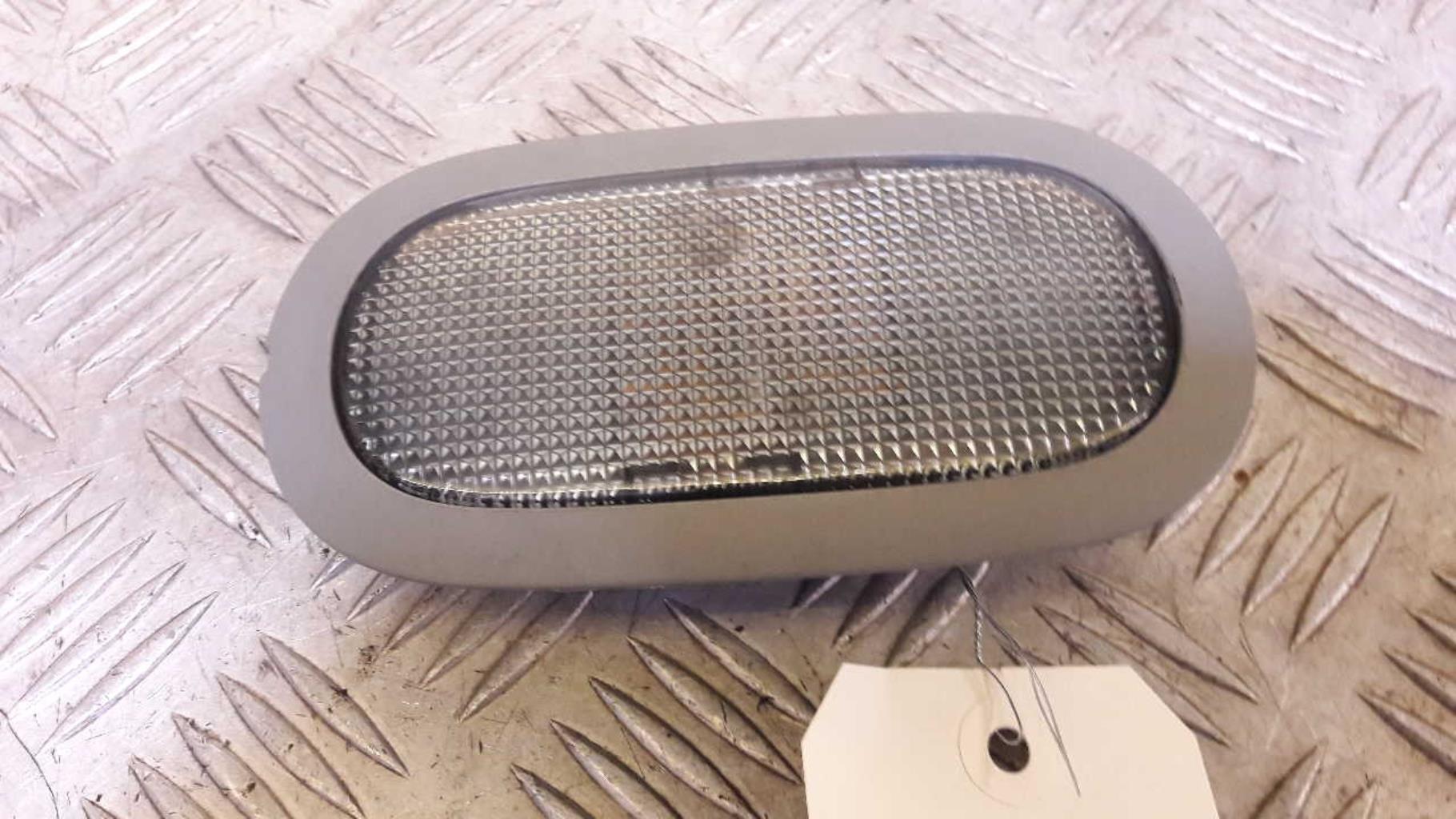 Eclairage de plafonnier RENAULT CLIO 2 PHASE 2 Essence - 1