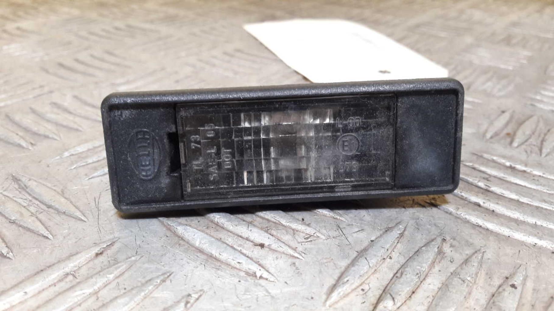 Eclairage de plaque CITROEN C5 1 PHASE 2 Diesel - 1