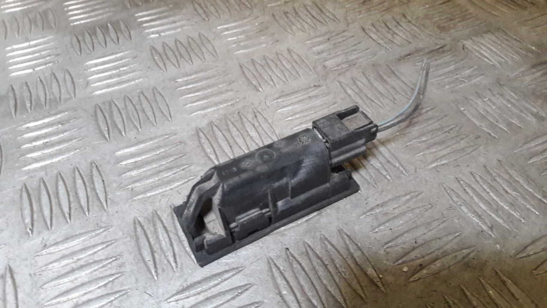 Eclairage de plaque RENAULT CLIO 3 PHASE 1 Diesel - 1