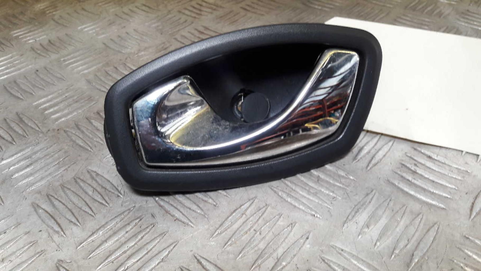 Poignee interieur arriere gauche RENAULT CLIO 4 PHASE 1 Essence - 1