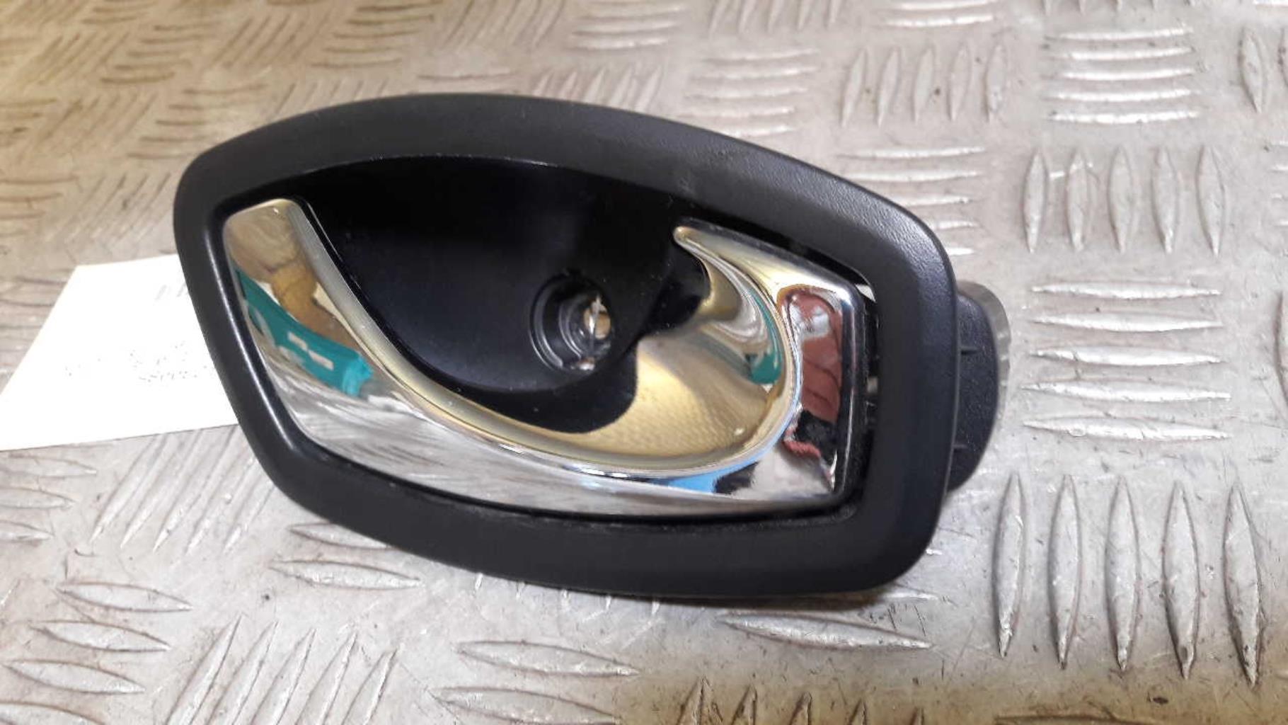 Poignee interieur avant droit RENAULT CLIO 4 PHASE 1 Essence - 1