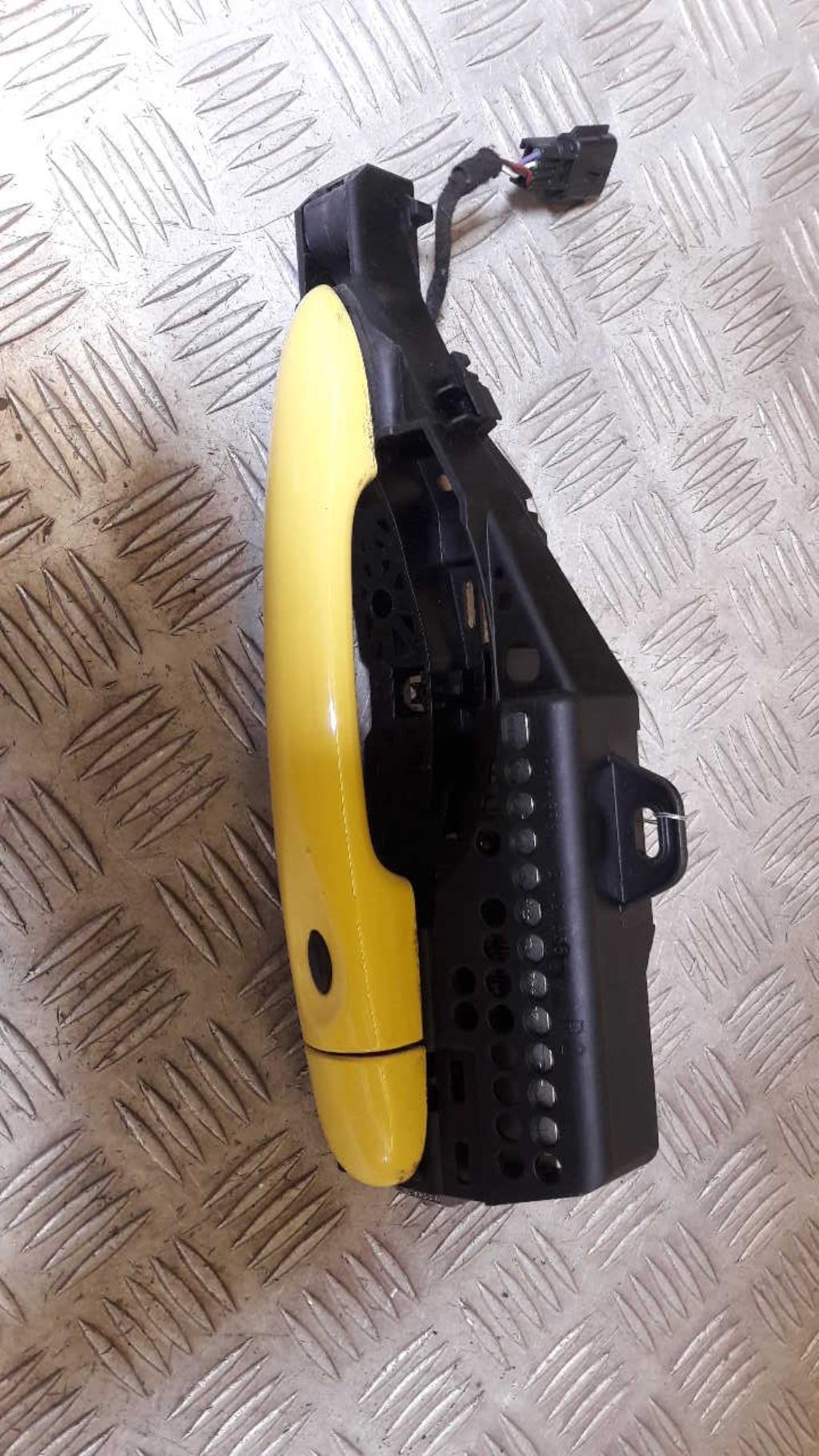 Poignee porte avant droit RENAULT CLIO 4 PHASE 1 Essence - 1