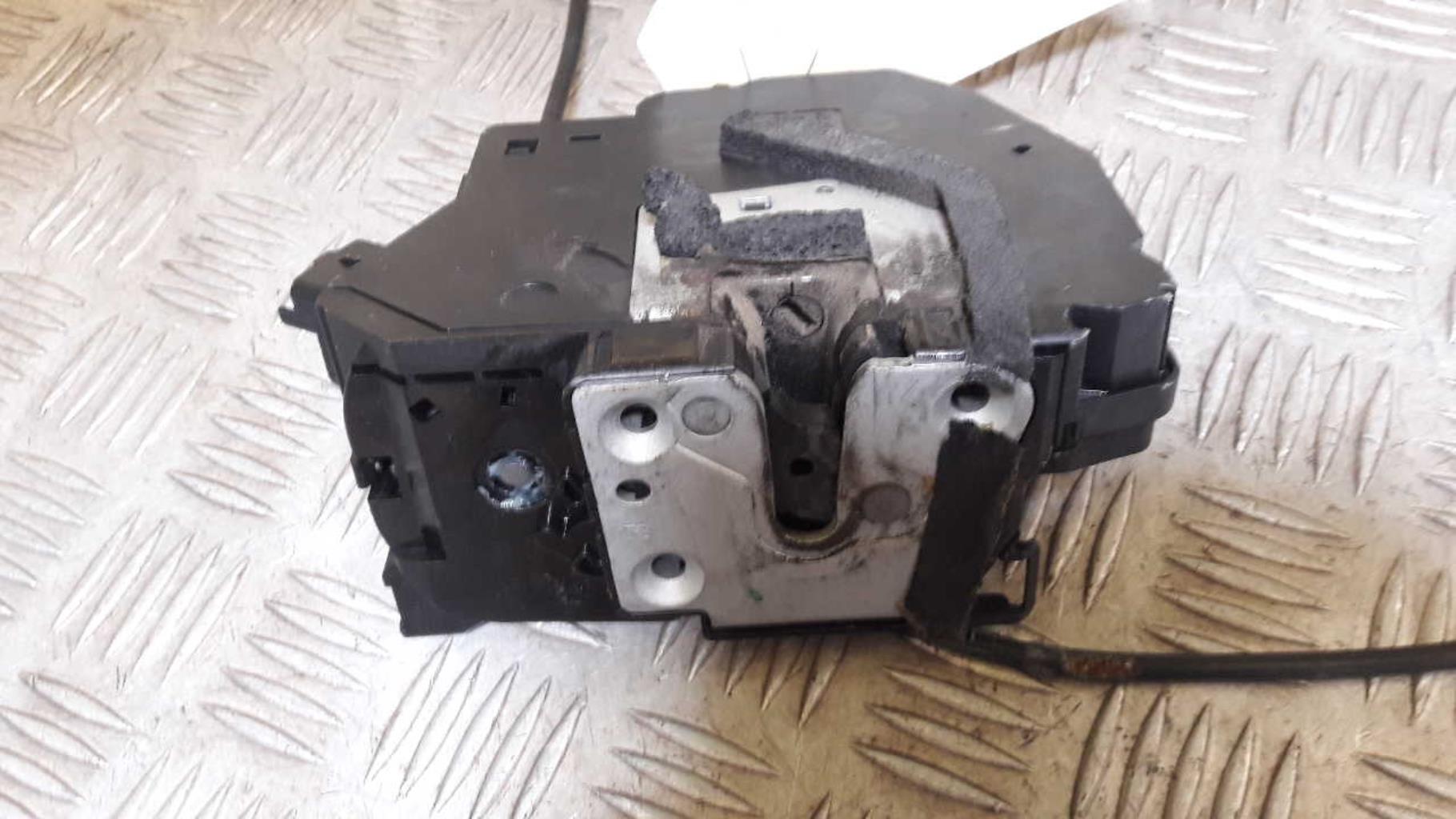 Serrure avant droit RENAULT CLIO 4 PHASE 1 Essence - 1