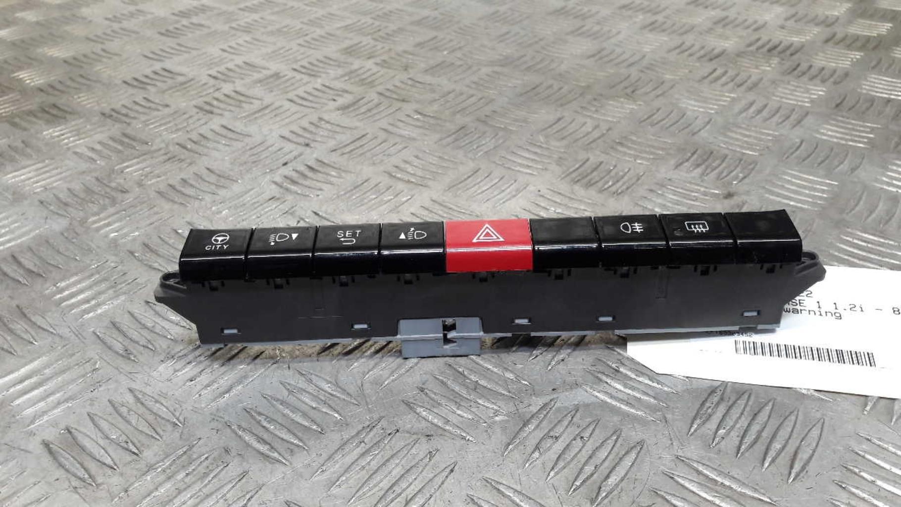 Bouton de warning FIAT PANDA 3 PHASE 1 Essence - 1