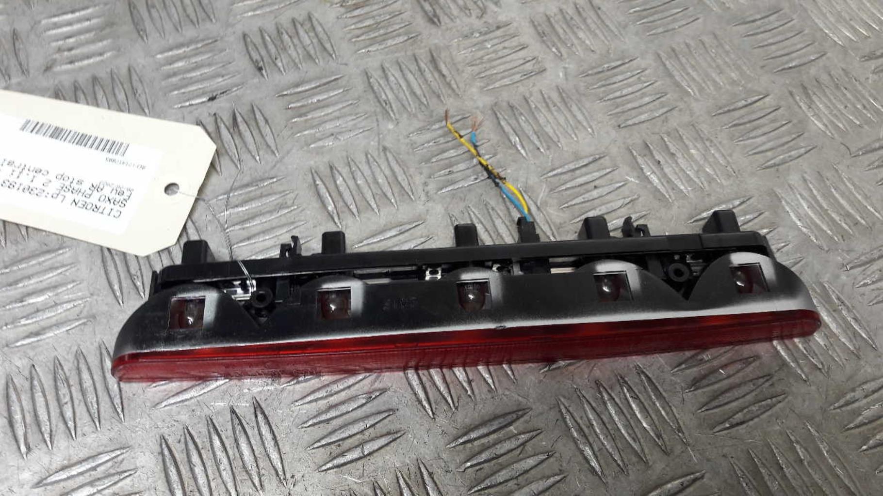 Feu arriere stop central CITROEN SAXO PHASE 2 Essence - 1
