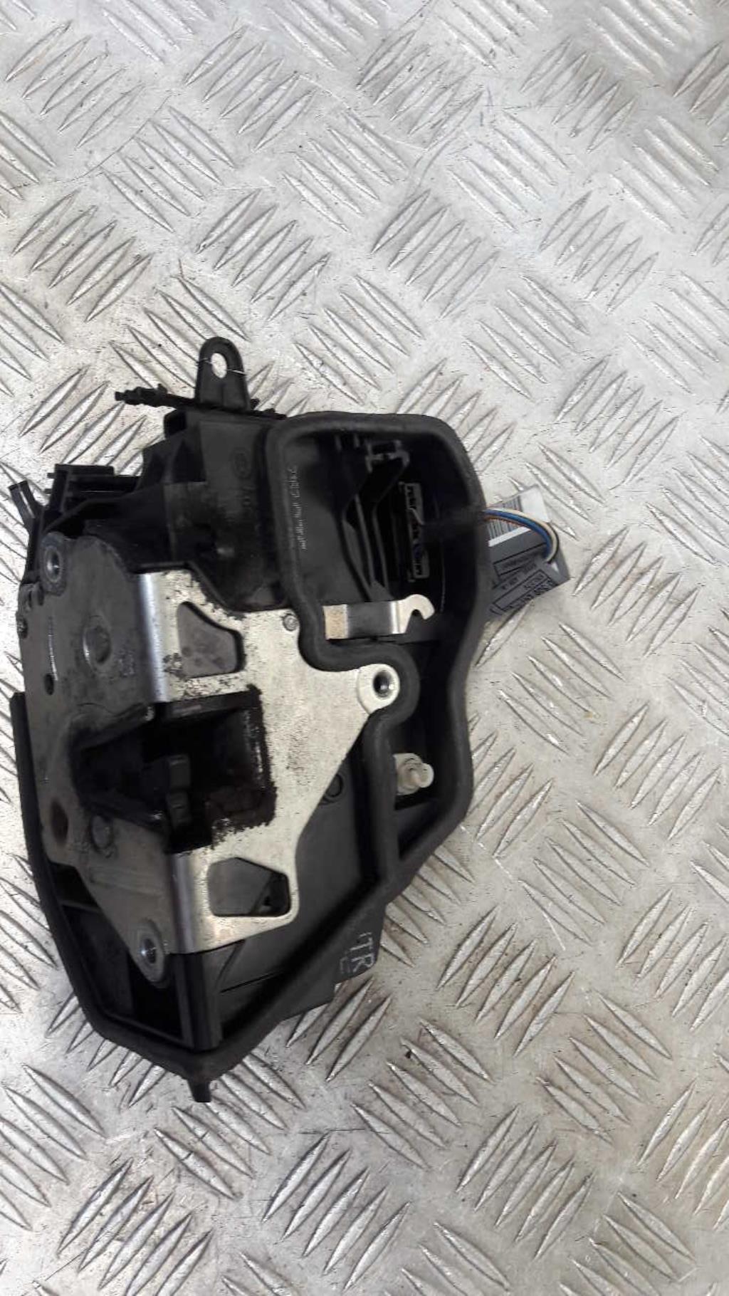 Serrure arriere droit BMW SERIE 1 E87 PHASE 2 Diesel - 1