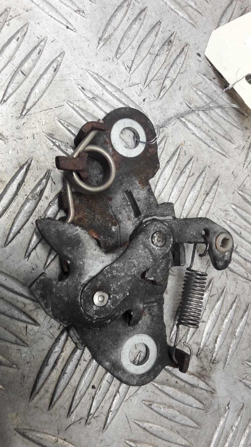 Serrure de capot CITROEN SAXO PHASE 2 Essence - 1