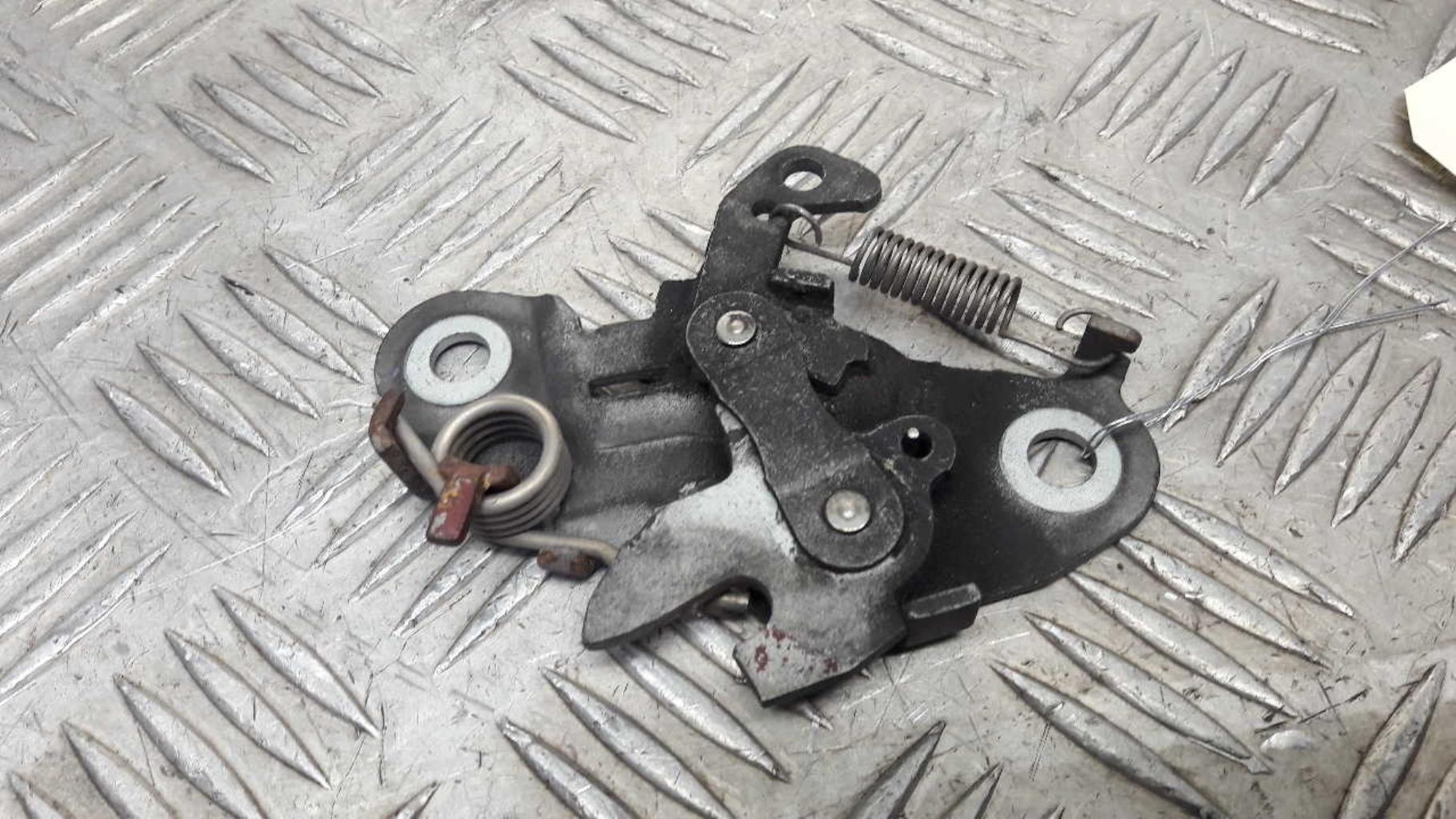 Serrure de capot CITROEN SAXO PHASE 2 Essence - 1