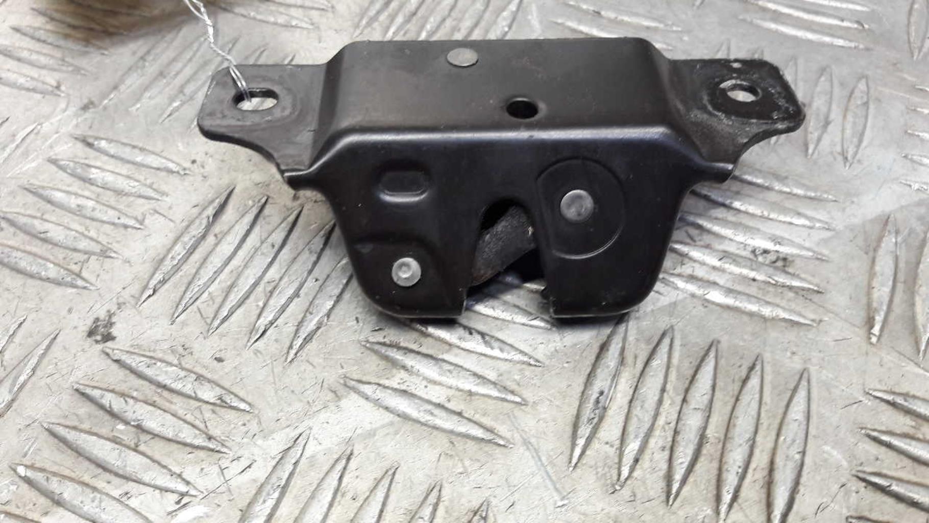 Serrure de hayon CITROEN SAXO PHASE 2 Essence - 1