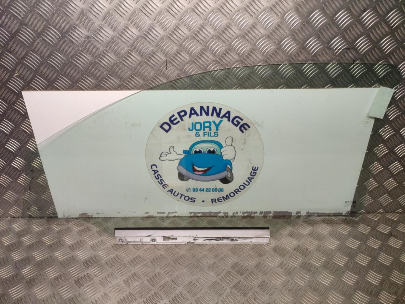 Vitre avant droit OPEL CORSA C PHASE 1 Diesel - 1