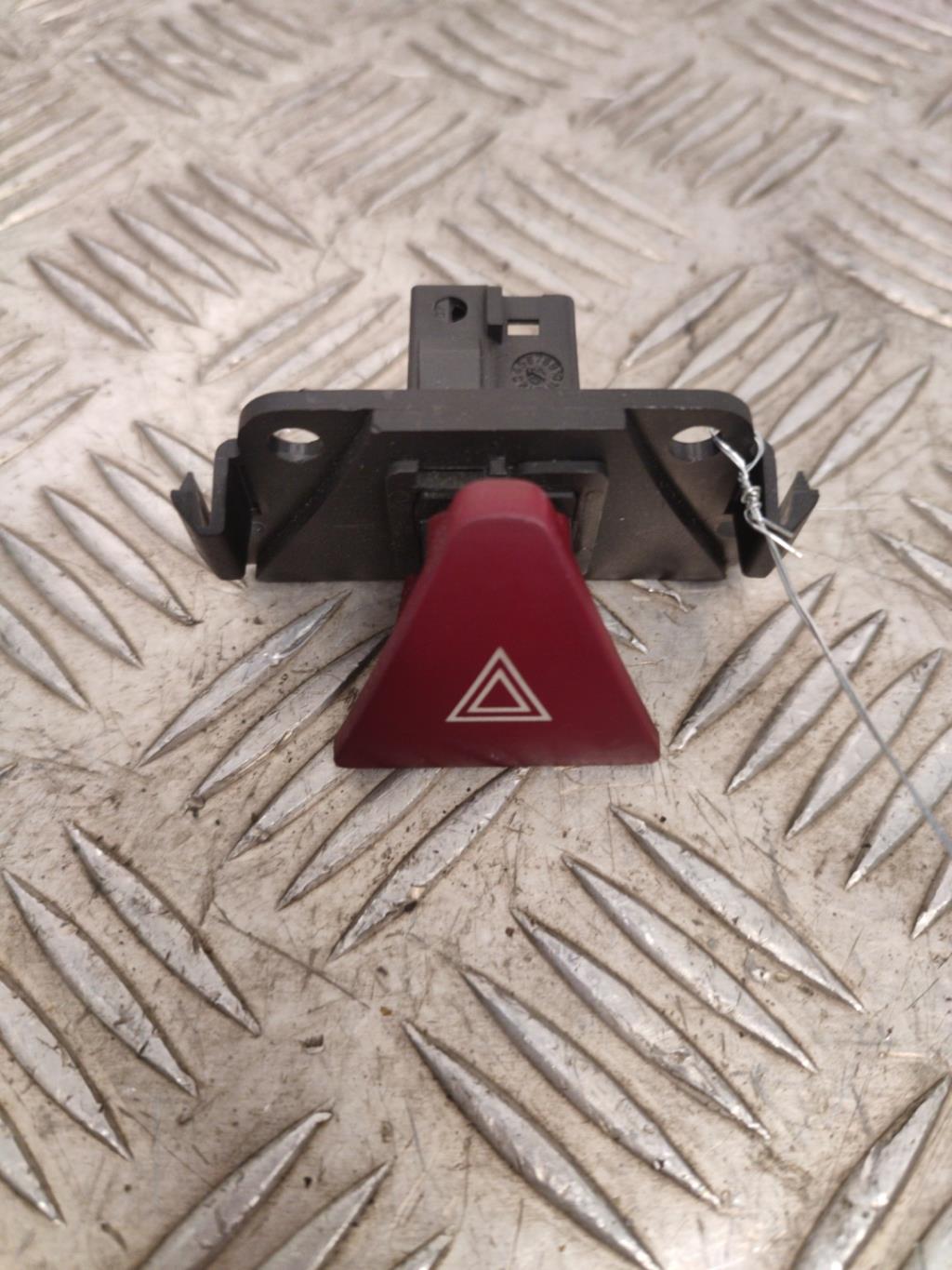 Bouton de warning PEUGEOT 307 PHASE 2 Diesel - 1