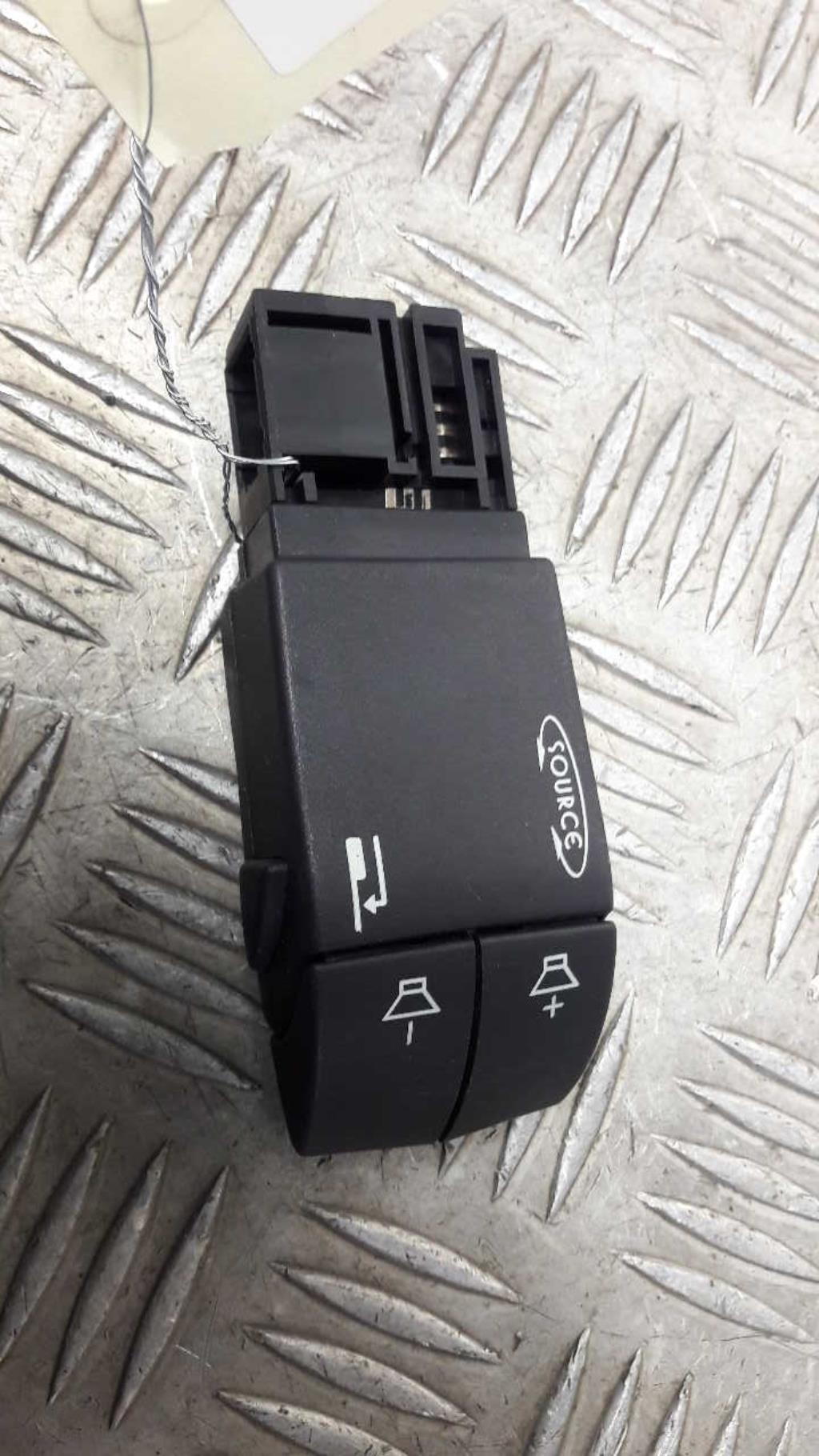 Commande autoradio RENAULT LAGUNA 2 PHASE 1 Diesel - 1
