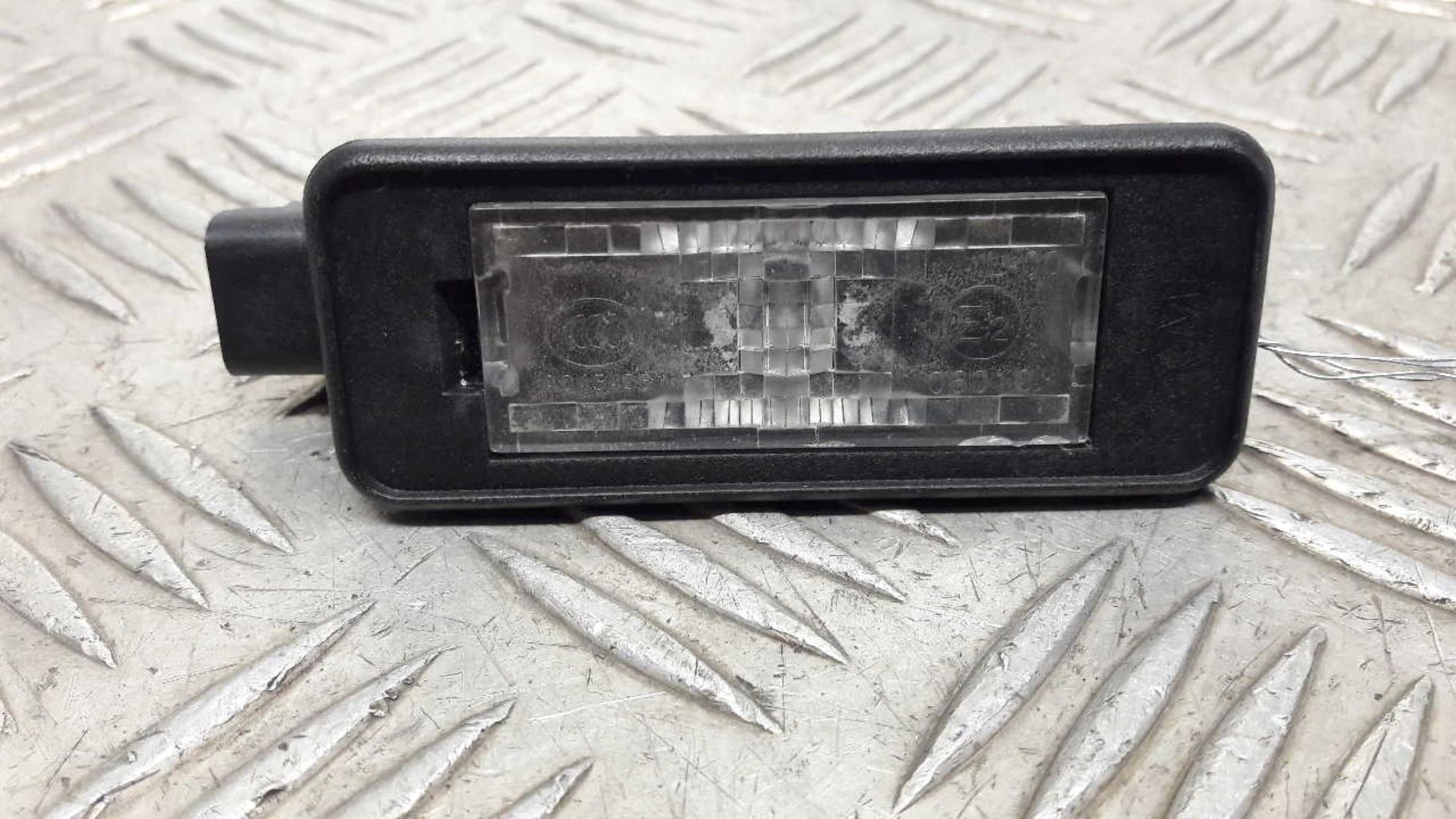 Eclairage de plaque PEUGEOT 208 1 PHASE 1 Diesel - 1