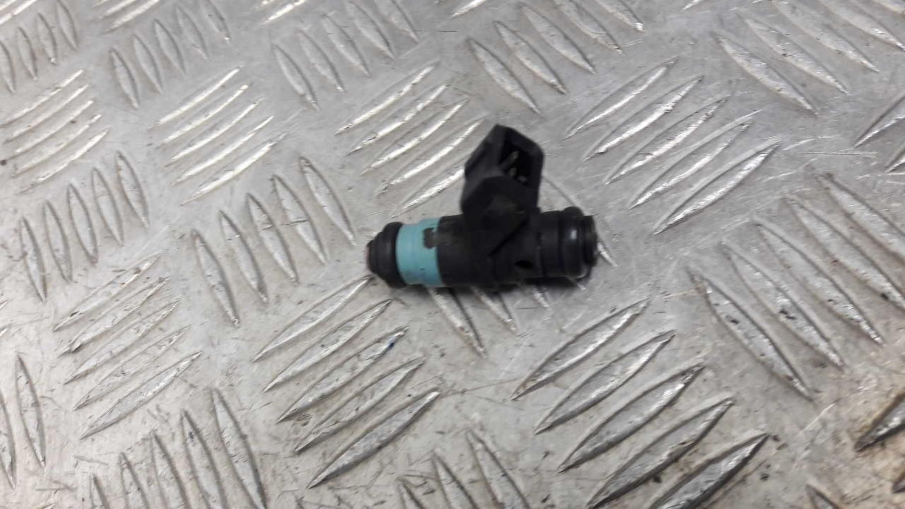 Injecteurs RENAULT CLIO 2 PHASE 2 Essence - 1