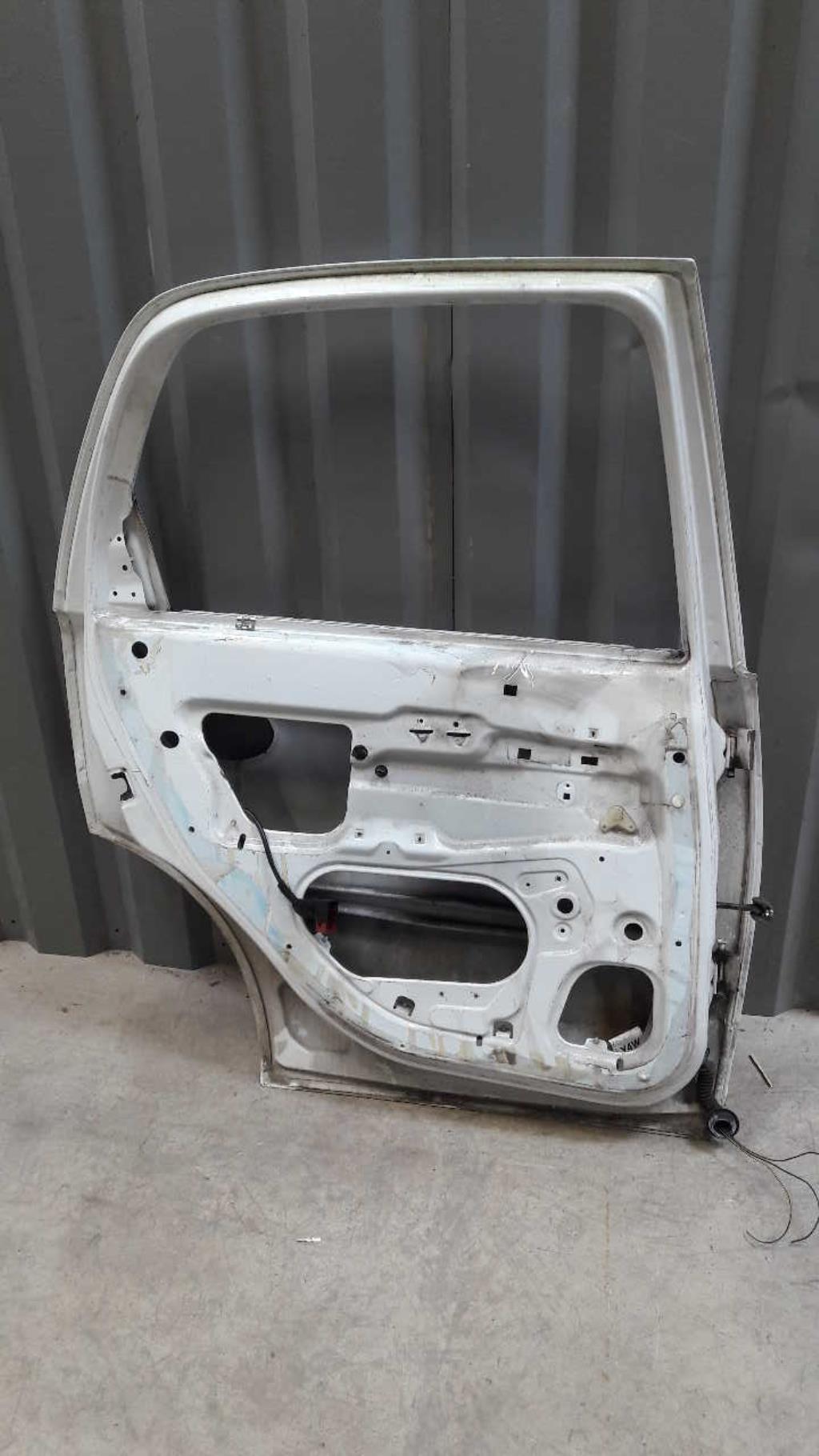 Porte arriere gauche OPEL CORSA C PHASE 1 Essence - 1