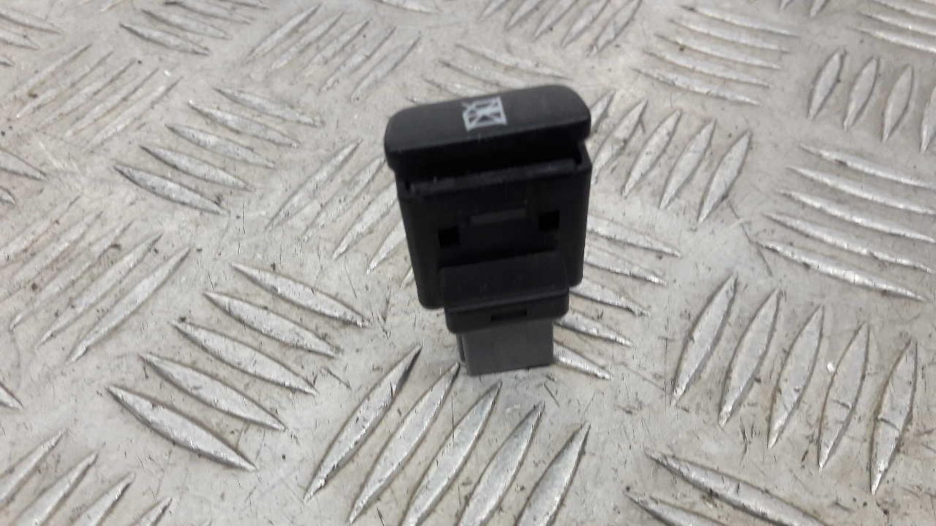 Bouton/Interrupteur VOLKSWAGEN POLO 4 PHASE 2 Diesel - 1