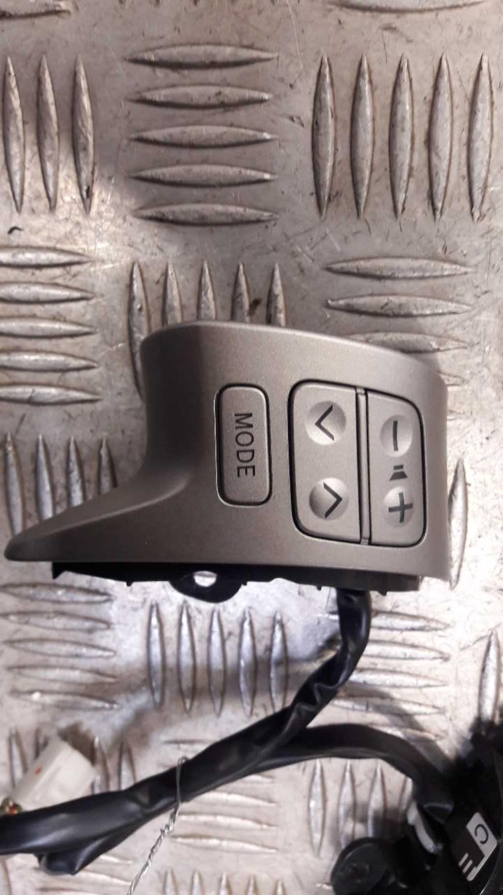 Commande regulateur vitesse TOYOTA AURIS 1 PHASE 1 Essence - 1