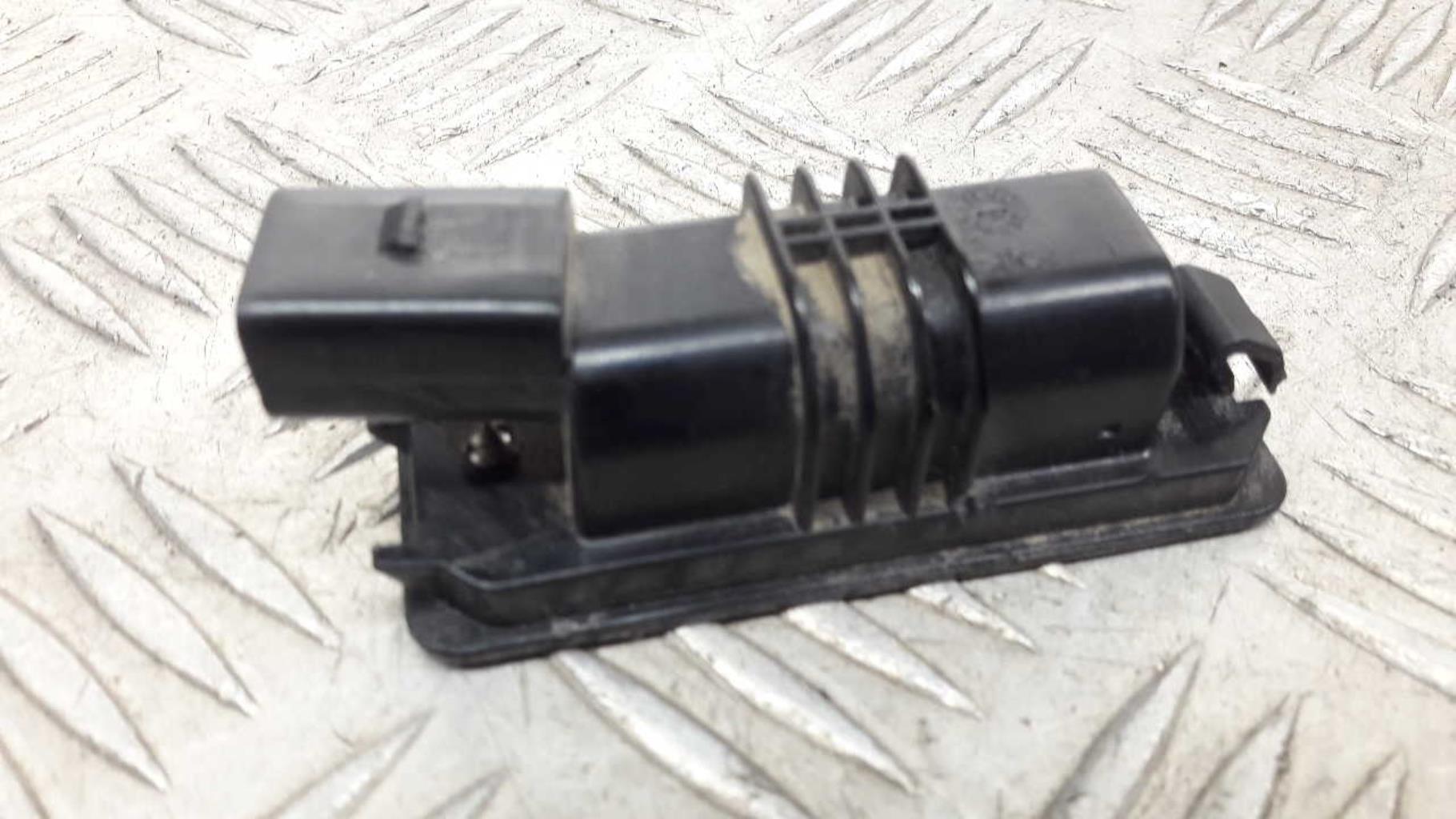 Eclairage de plaque VOLKSWAGEN POLO 4 PHASE 2 Diesel - 1