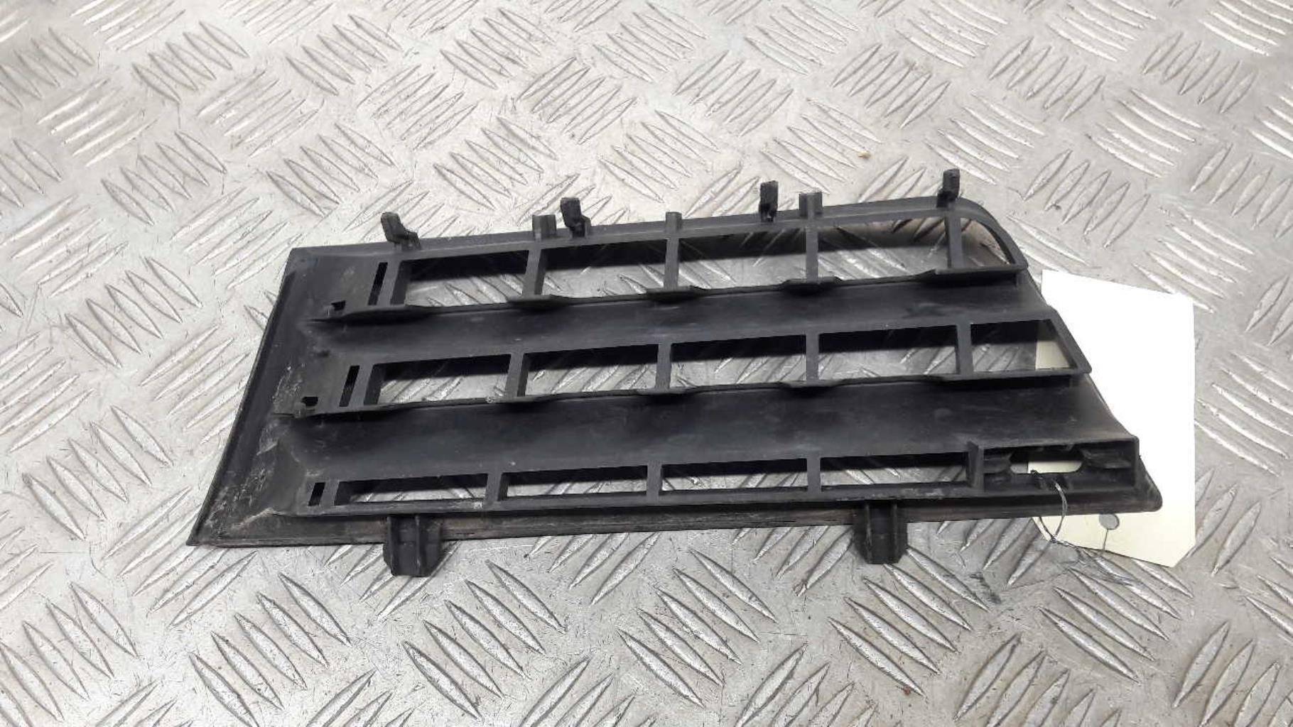 Grille de calandre droite RENAULT MEGANE 2 PHASE 1 Diesel - 1