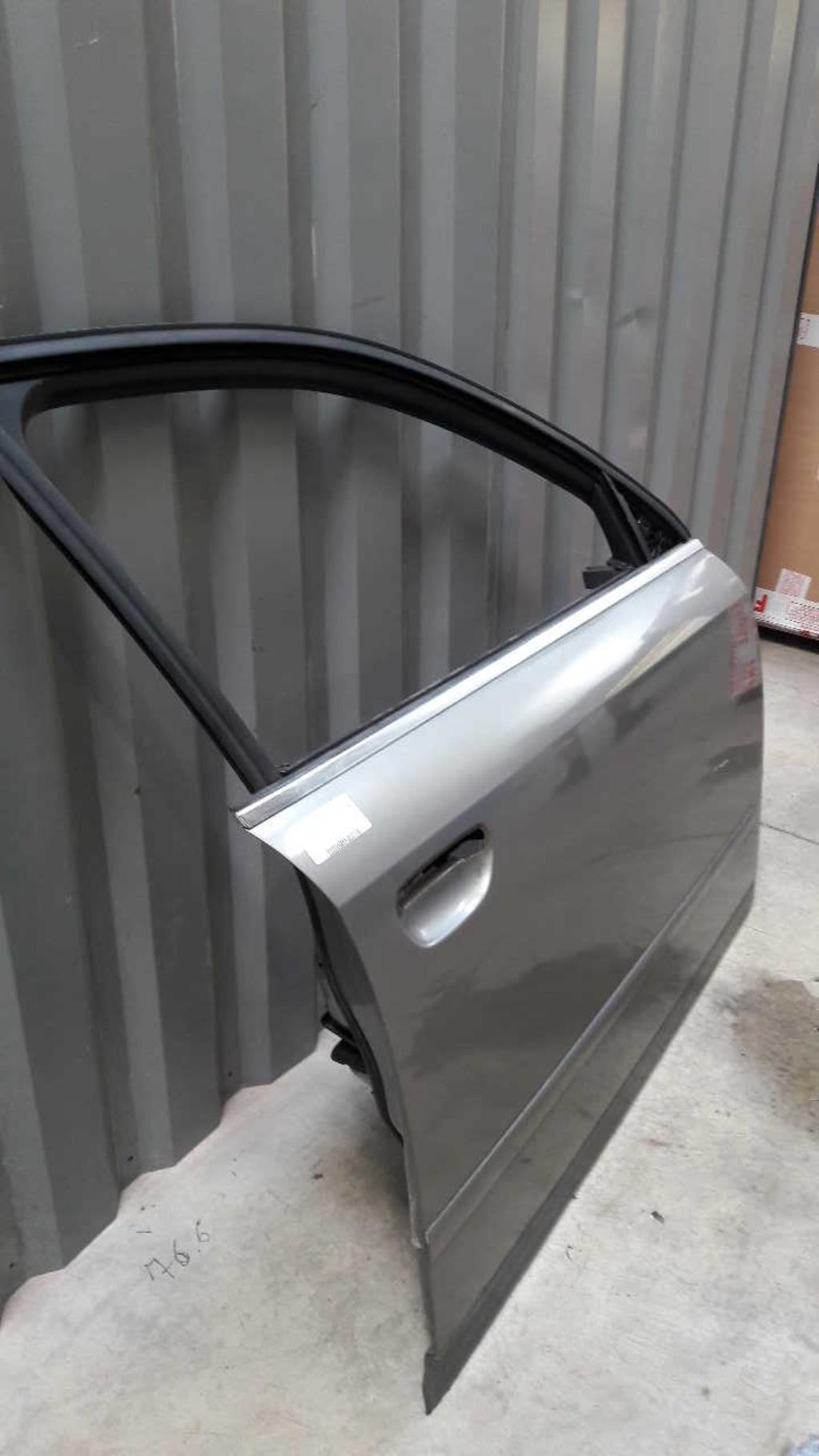 Porte avant droit AUDI A4 2 AVANT PHASE 1 BREAK Diesel - 1