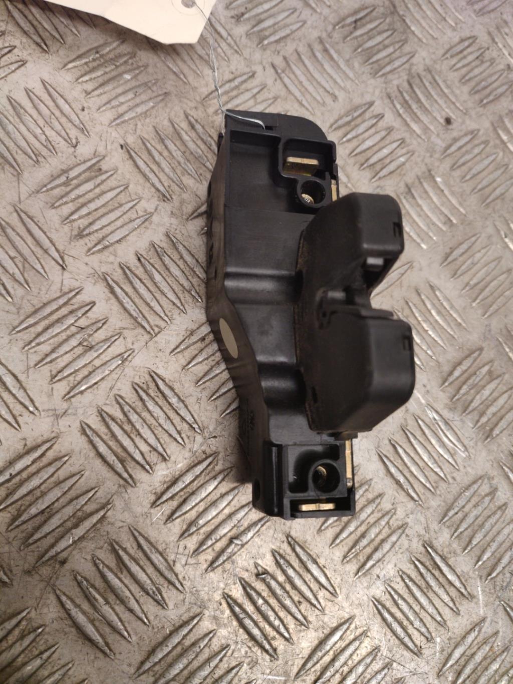 Serrure de coffre PEUGEOT 607 PHASE 1 Diesel - 1