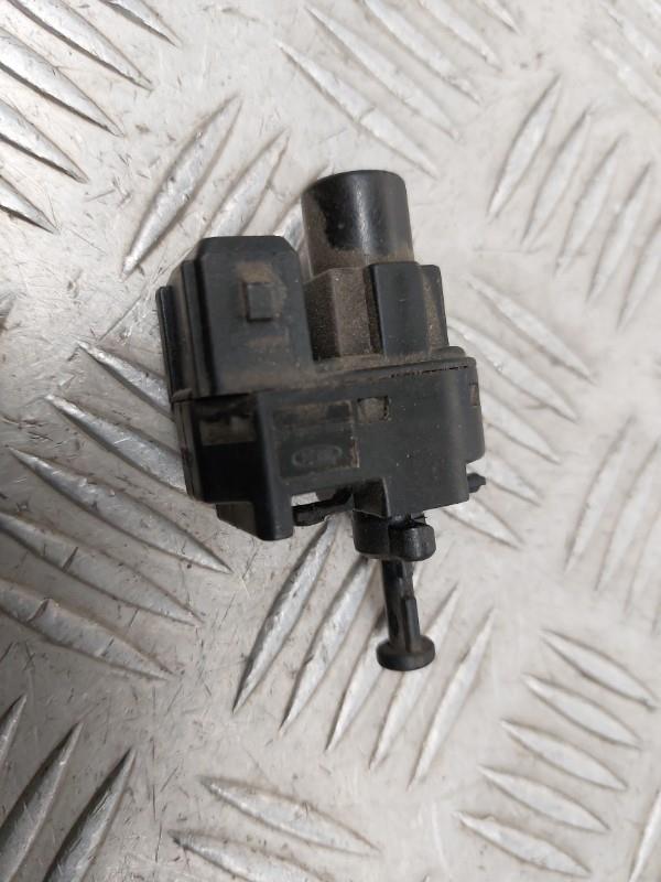 Contacteur feu stop FORD FOCUS 1 Diesel - 1