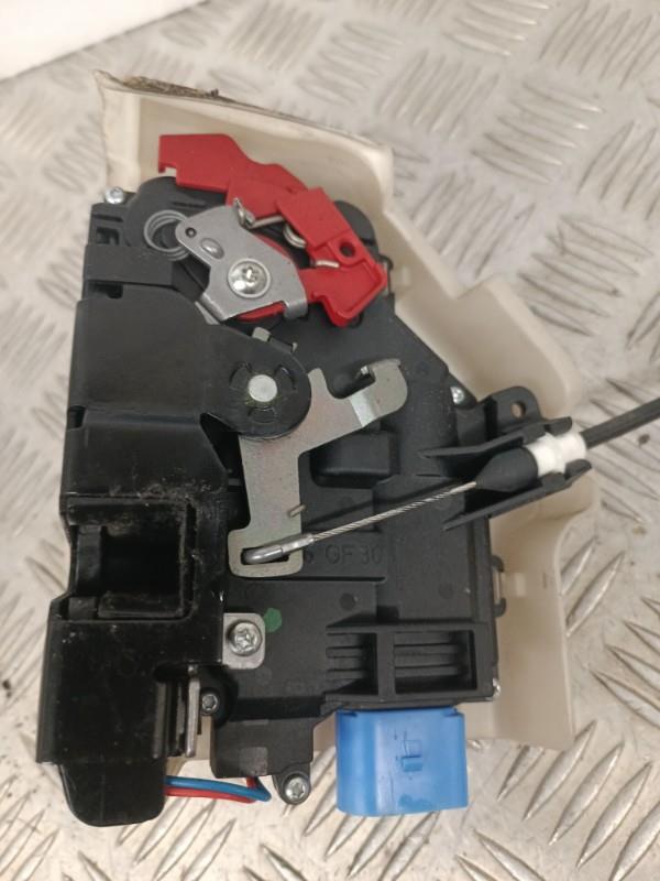 Serrure avant gauche VOLKSWAGEN GOLF 5 Diesel - 1