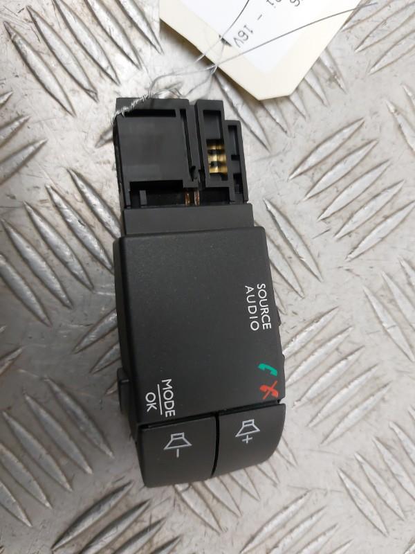 Commande autoradio RENAULT CLIO 4 PHASE 2 Essence - 1