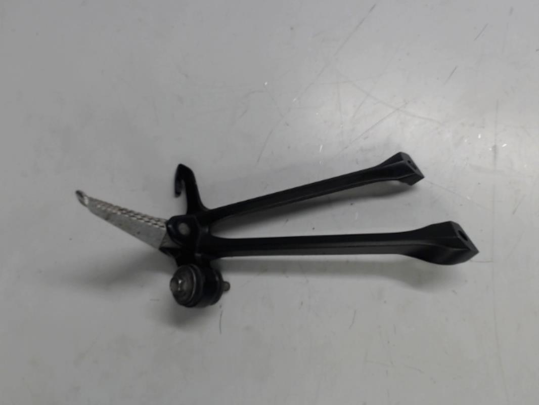 pièce détachée occasion Platine et repose pieds arriere droit SUZUKI