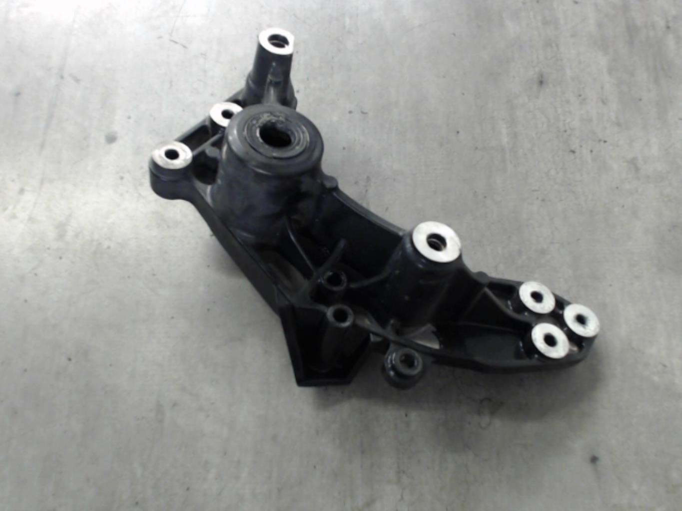 pièce détachée occasion Support moteur droit