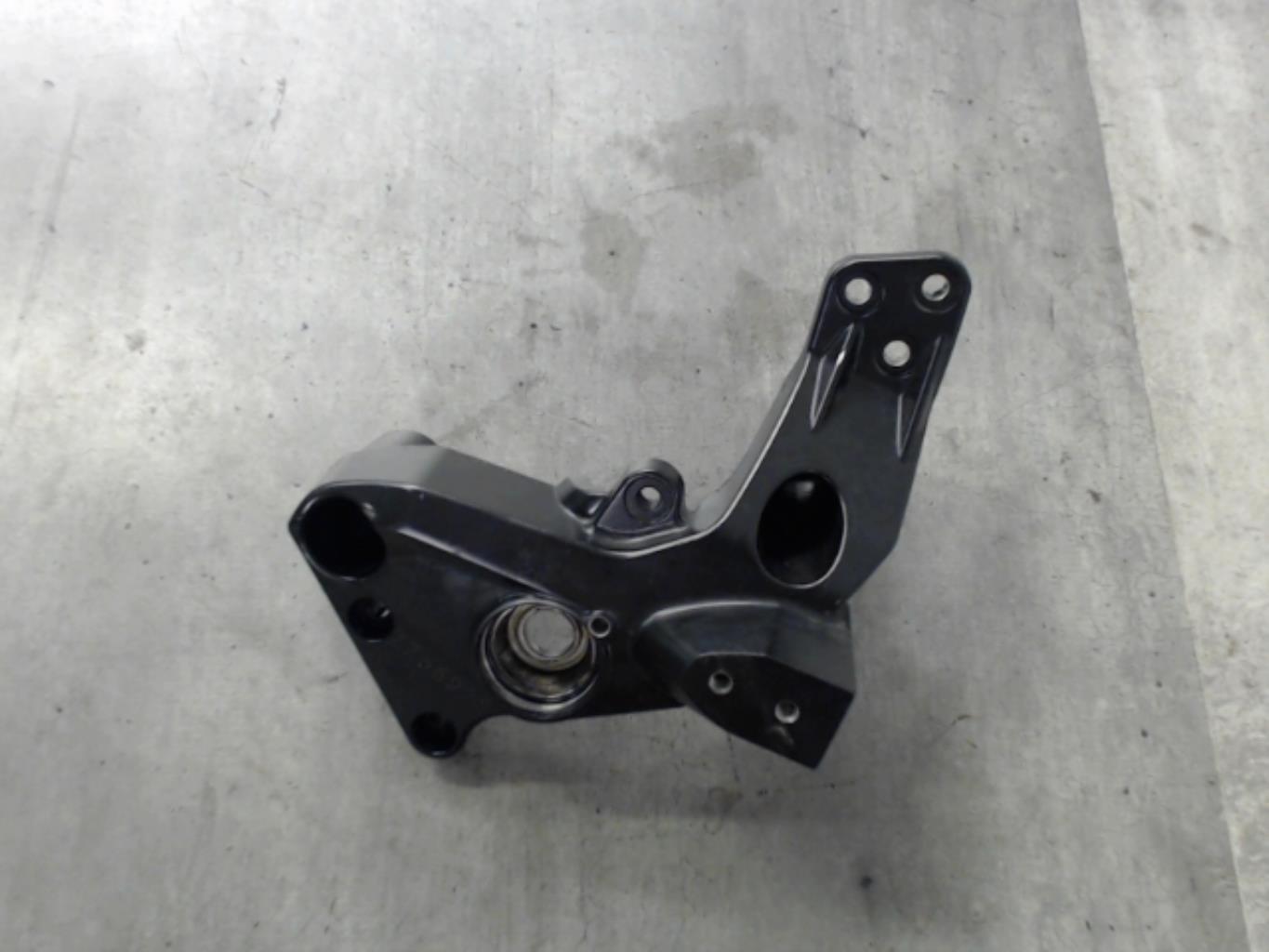 pièce détachée occasion Support moteur gauche BMW