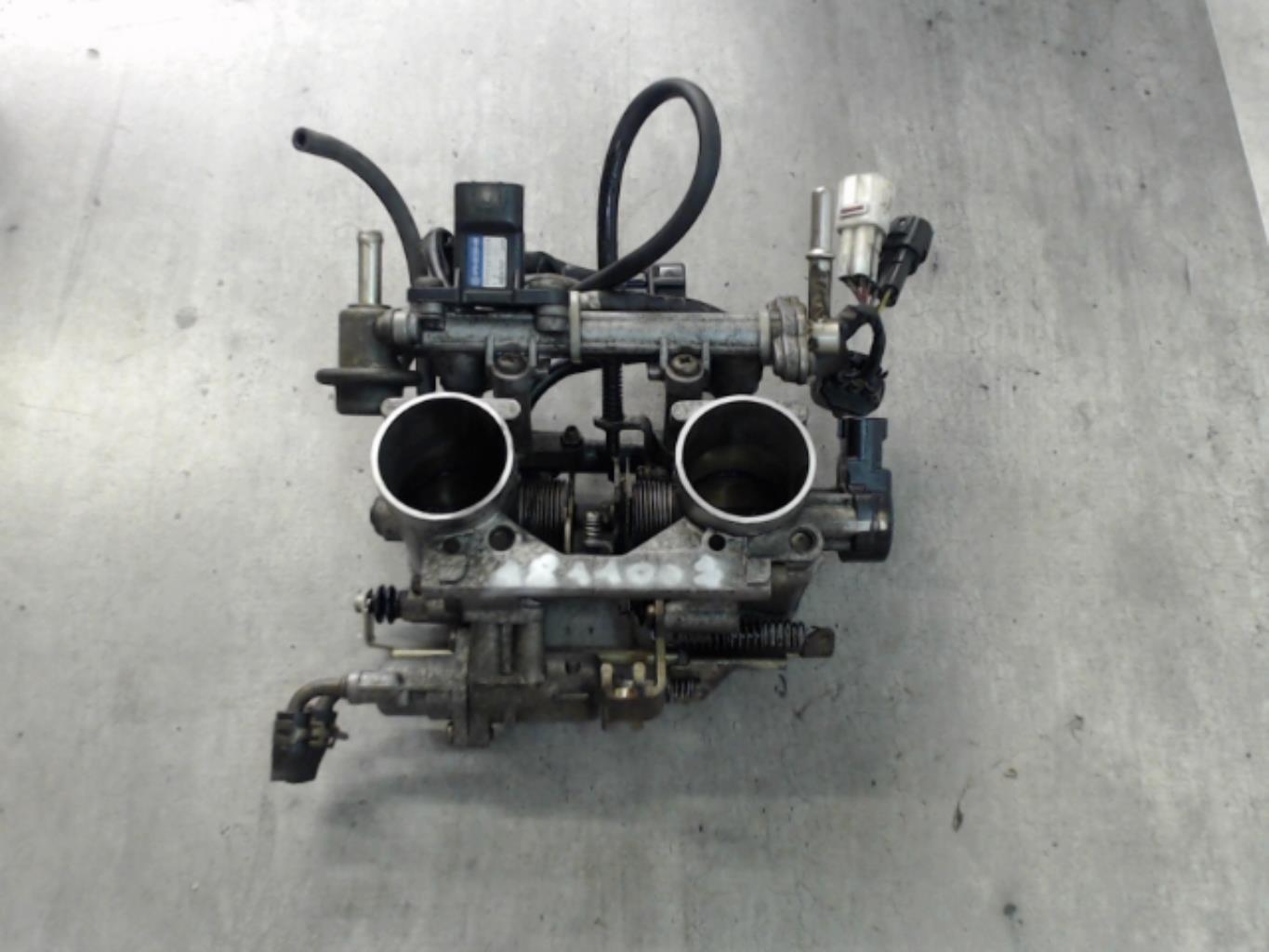 pièce détachée occasion Rampe d'injection YAMAHA