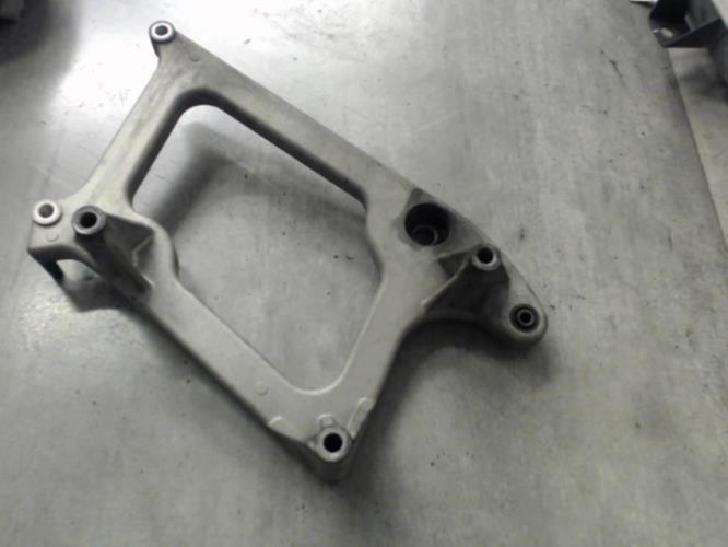 pièce détachée occasion Bras support pot echappement PEUGEOT