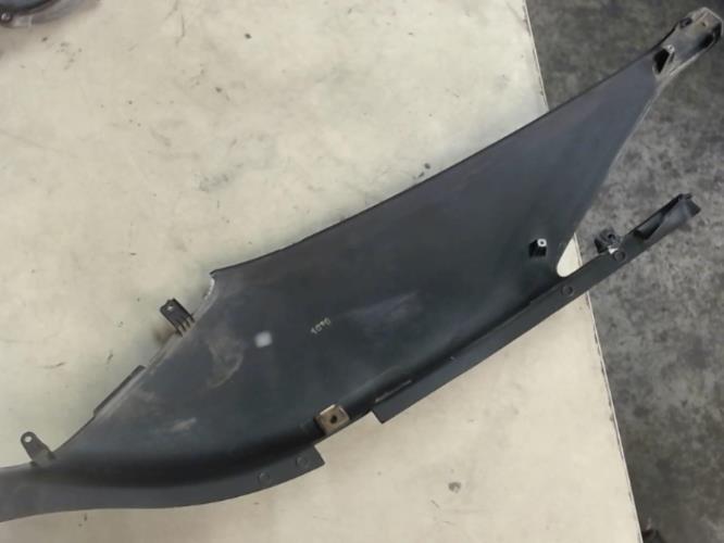 pièce détachée occasion Cache carenage coque arriere droit YAMAHA