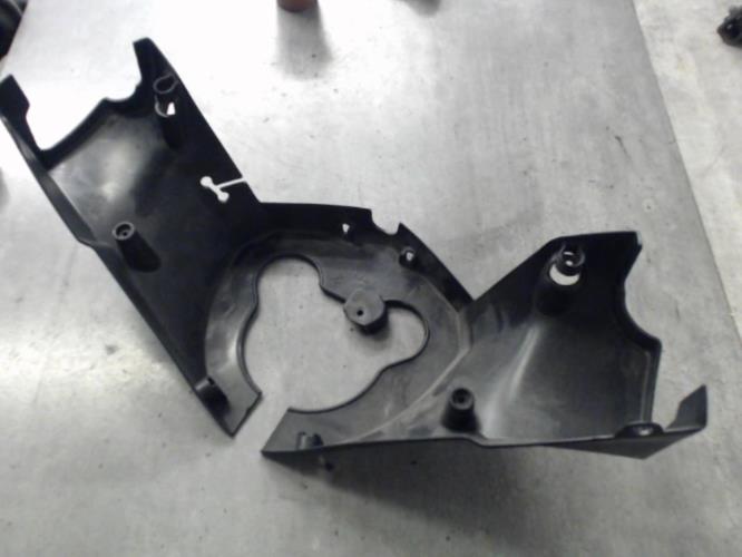 pièce détachée occasion Cache guidon inferieur PEUGEOT