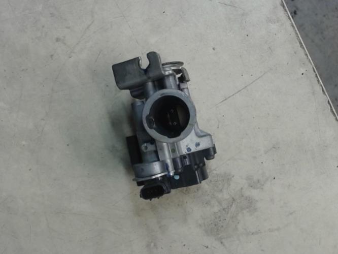 Illustration de Corps papillon injection HONDA