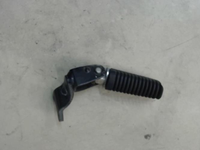 pièce détachée occasion Repose pieds arriere droit