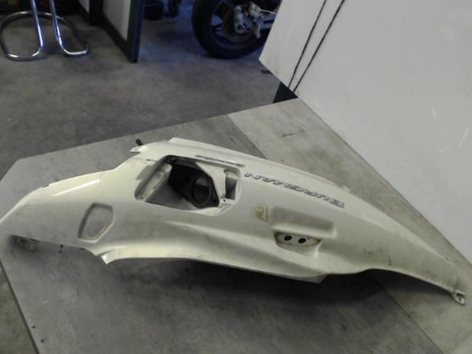 pièce détachée occasion Cache carenage coque arriere gauche SUZUKI