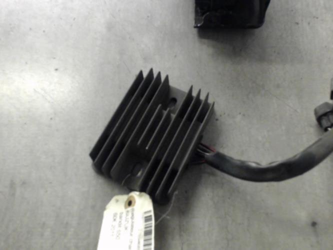 pièce détachée occasion Regulateur charge batterie SUZUKI