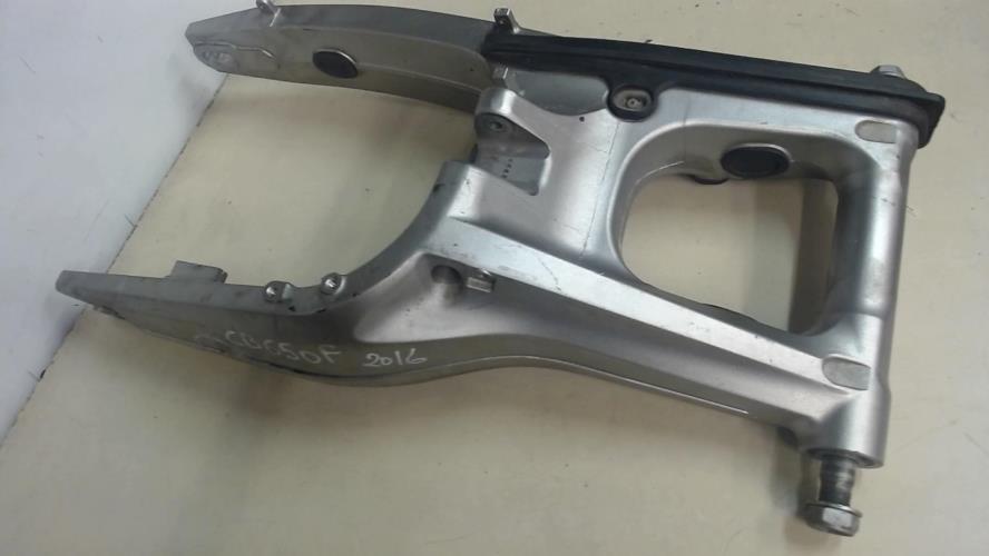 pièce détachée occasion Bras oscillant HONDA