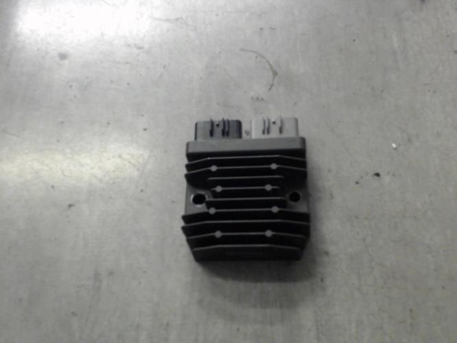 pièce détachée occasion Regulateur charge batterie
