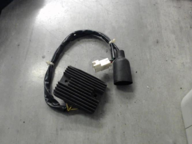 pièce détachée occasion Regulateur charge batterie