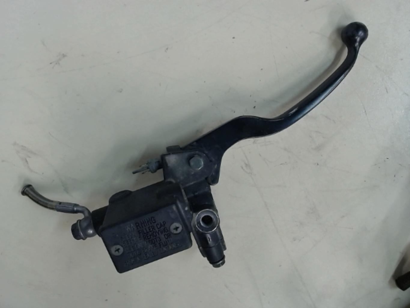 pièce détachée occasion Bocal vase maitre cylindre de frein avant PEUGEOT