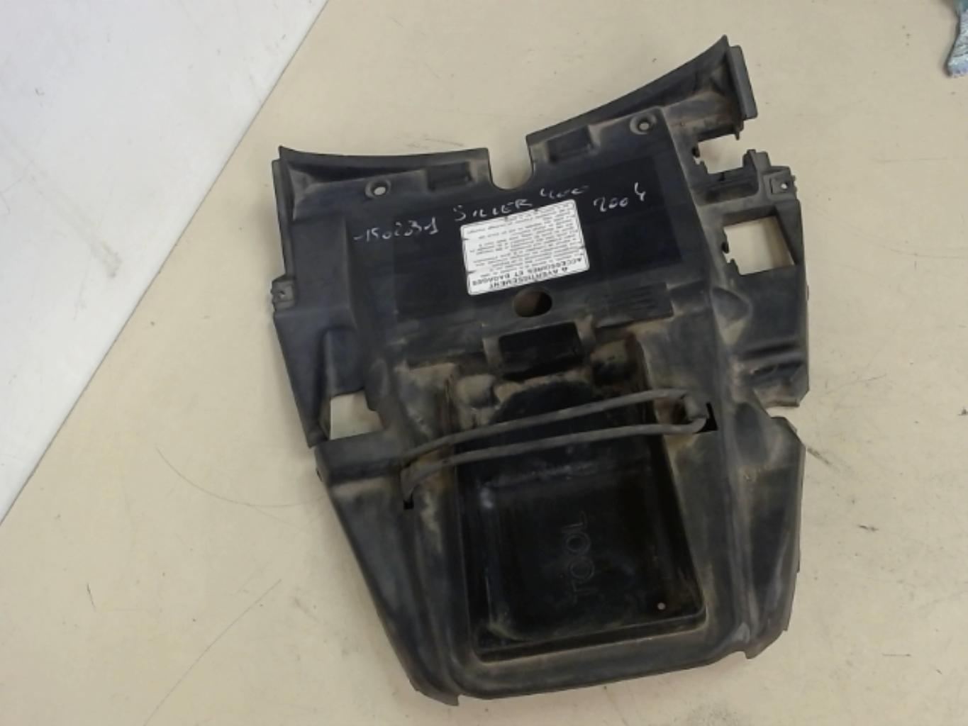 pièce détachée occasion Cache sous selle HONDA